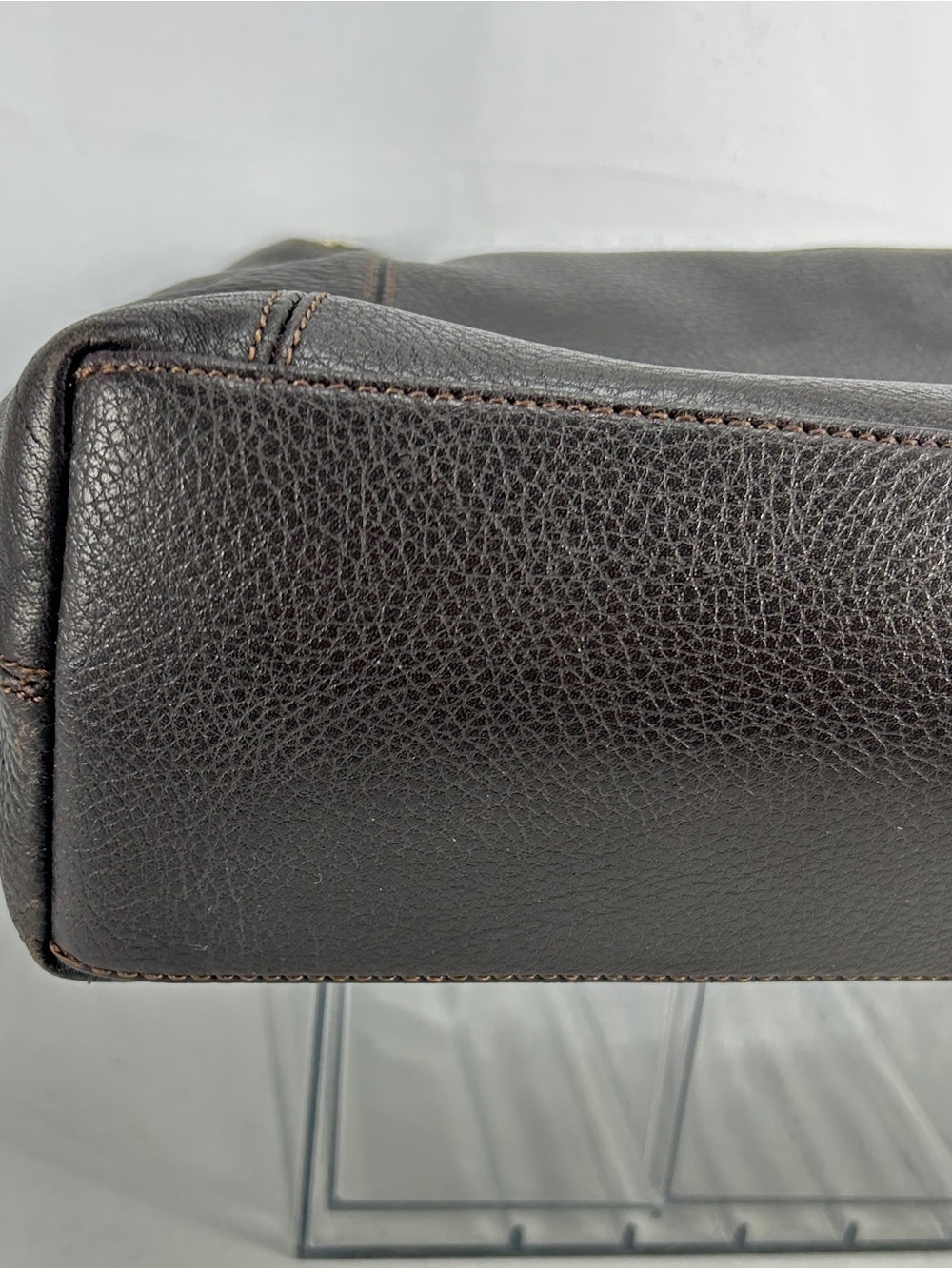 Liz Claiborne Villager Classic Dark Brown Leather Shoulder Bag - Picture 4 of 8